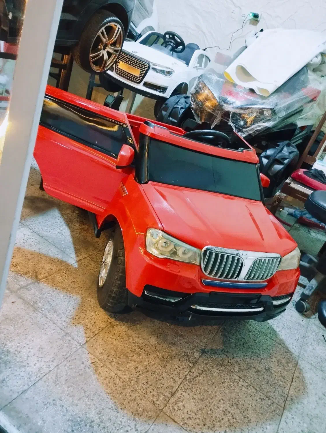 ماشین شارژی BMW دونفره با تایر بادی|اسباب‌بازی بچه|ارومیه, |دیوار