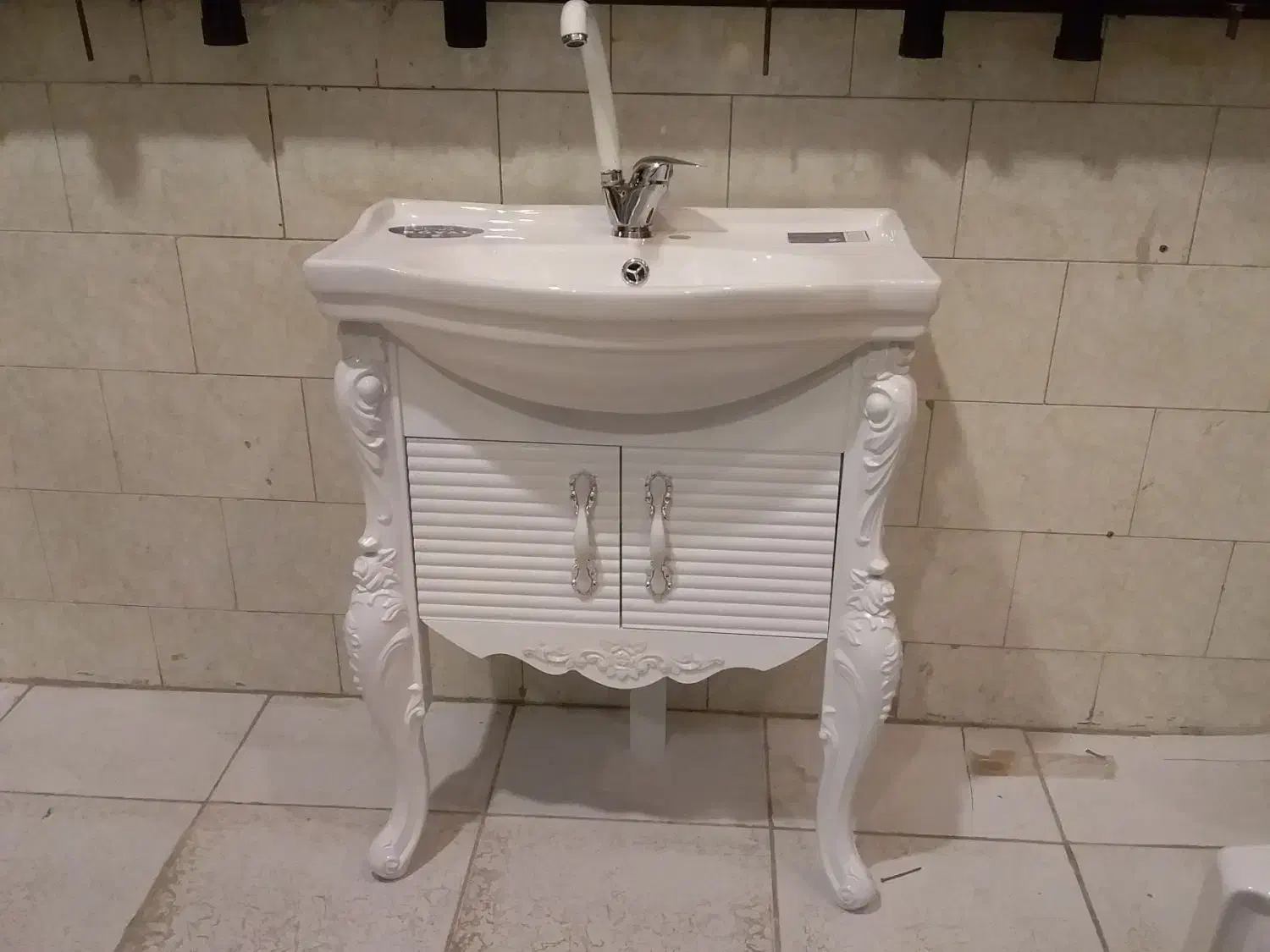 فروشگاه شیرآلات روشویی و لوازم بهداشتی عبادی|لوازم سرویس بهداشتی|سرپل ذهاب, |دیوار