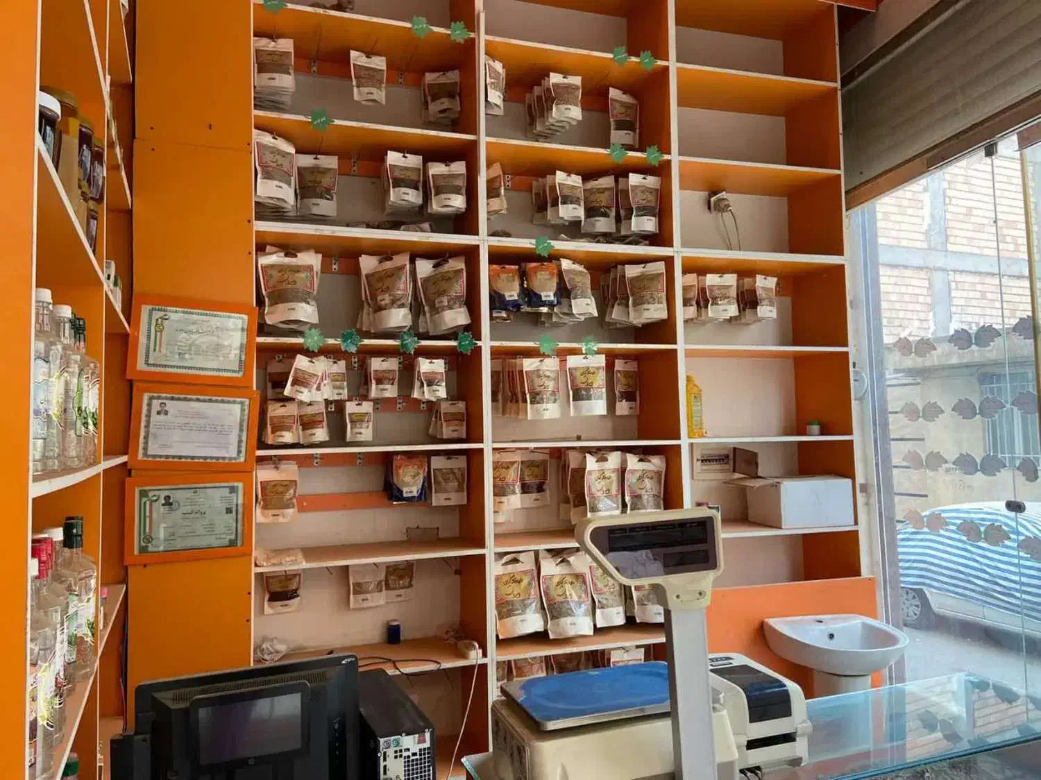 اجاره مغازه عطاری|اجارهٔ مغازه و غرفه|نسیمشهر, |دیوار