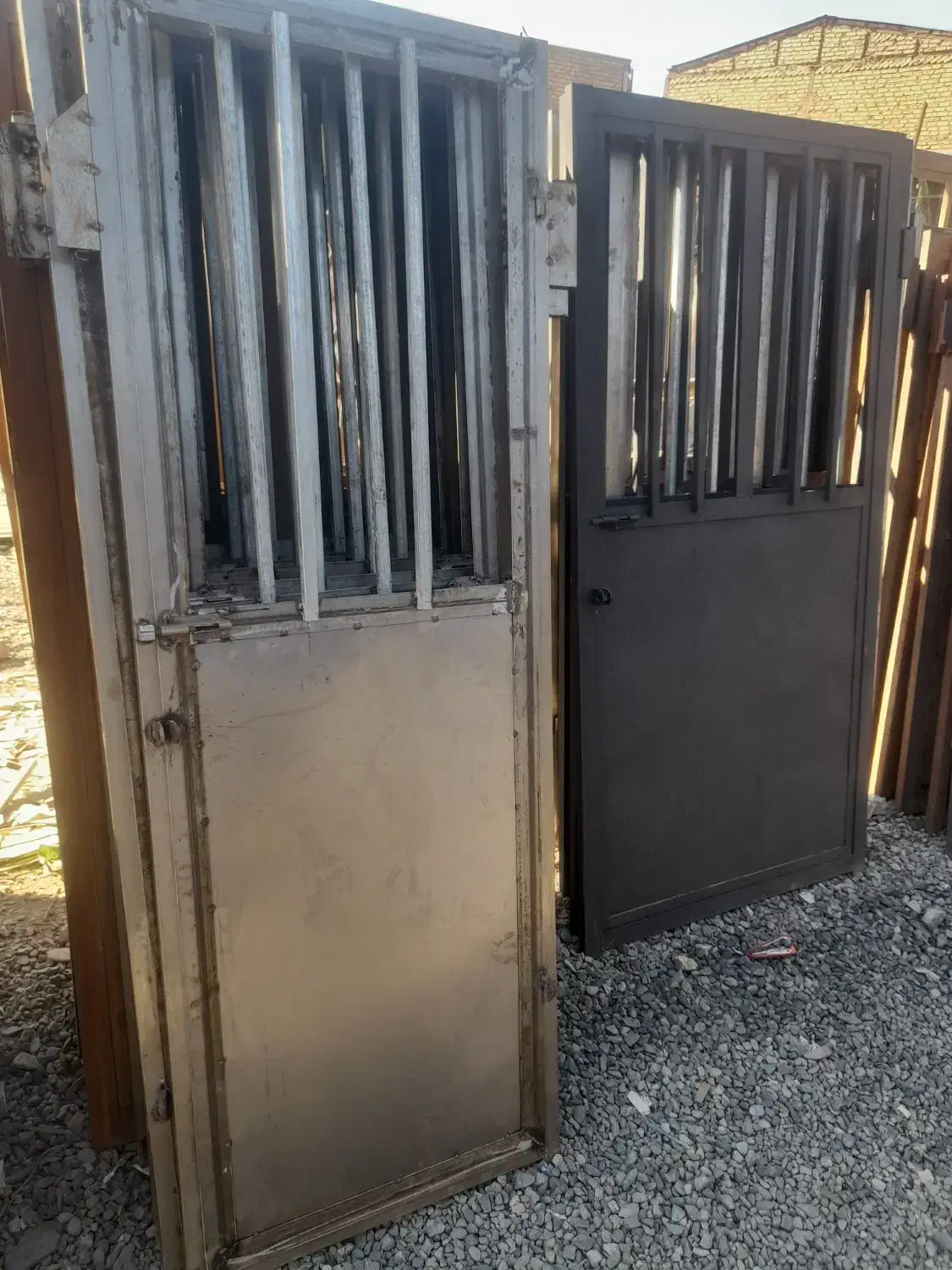 درب انباری خرپشته4011999دسشویی سرویس حمام5911103|مصالح و تجهیزات ساختمان|چهارباغ, |دیوار