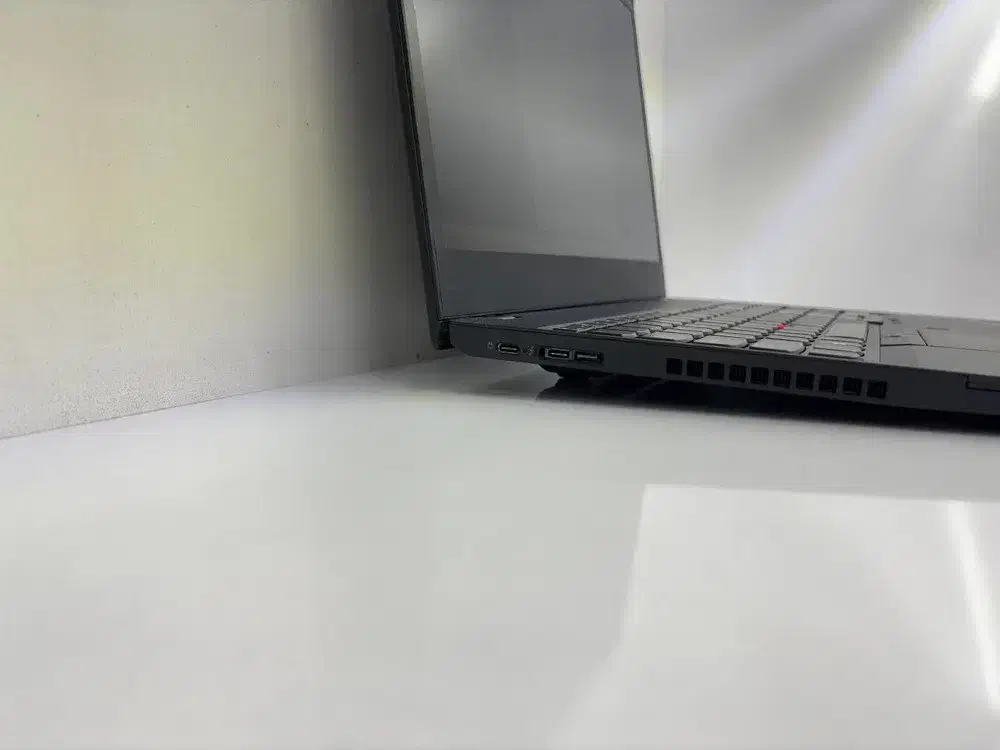 لپتاپ Lenovo ThinkPad مدل P52S|رایانه همراه|اندیشه, اندیشه فاز ۳|دیوار