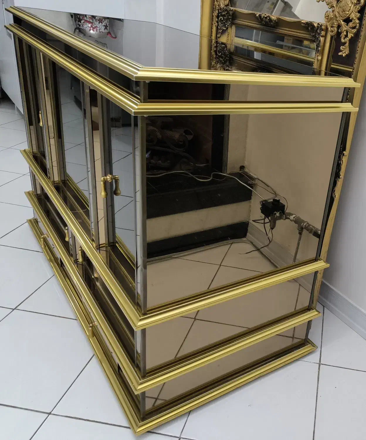 کنسول ترکیبی شیشه و آینه برنزی و فریم برنجی|بوفه، ویترین، کنسول|تهران, فدک|دیوار