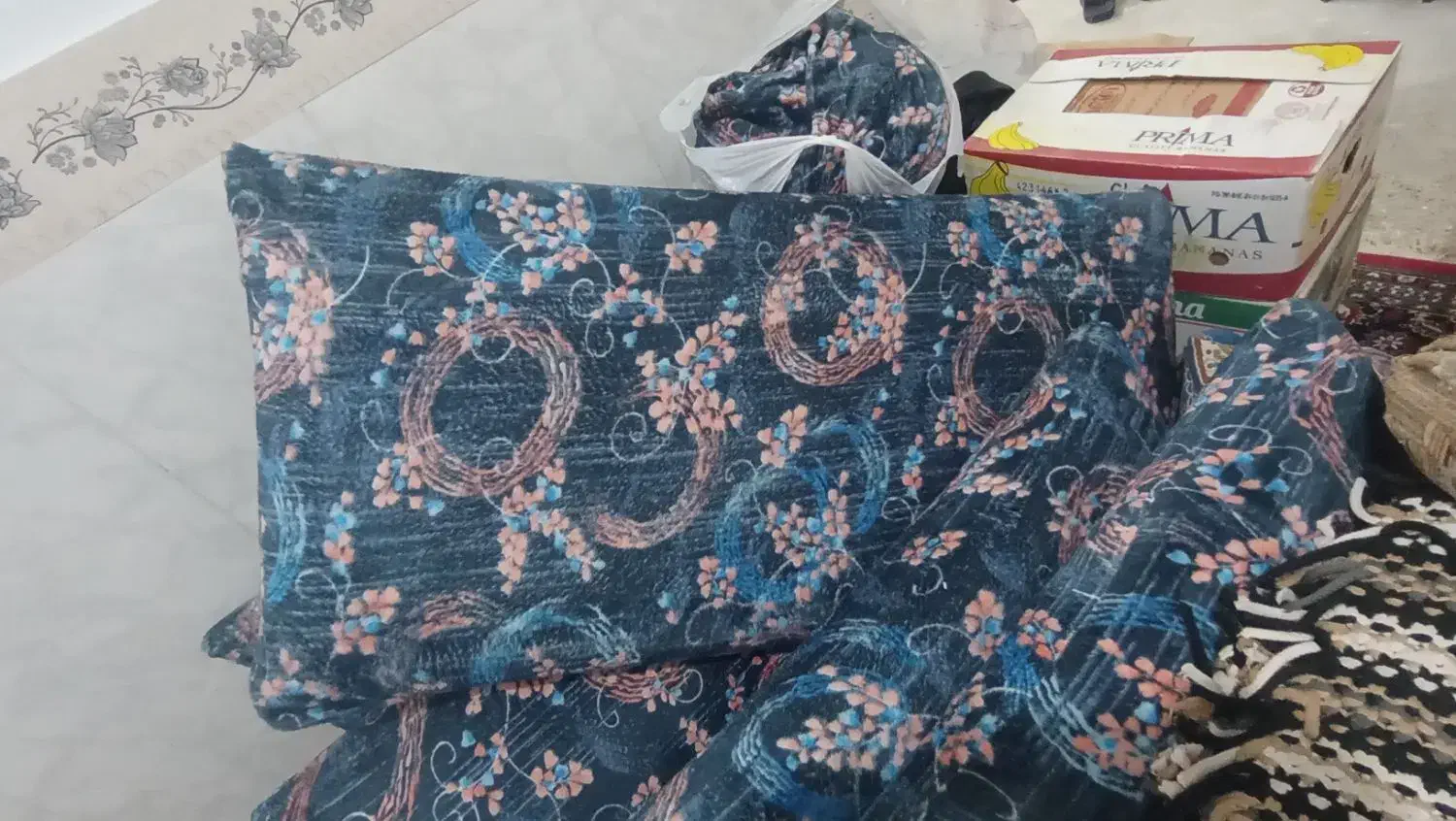 پشتی|پشتی|مشهد, کوشش|دیوار