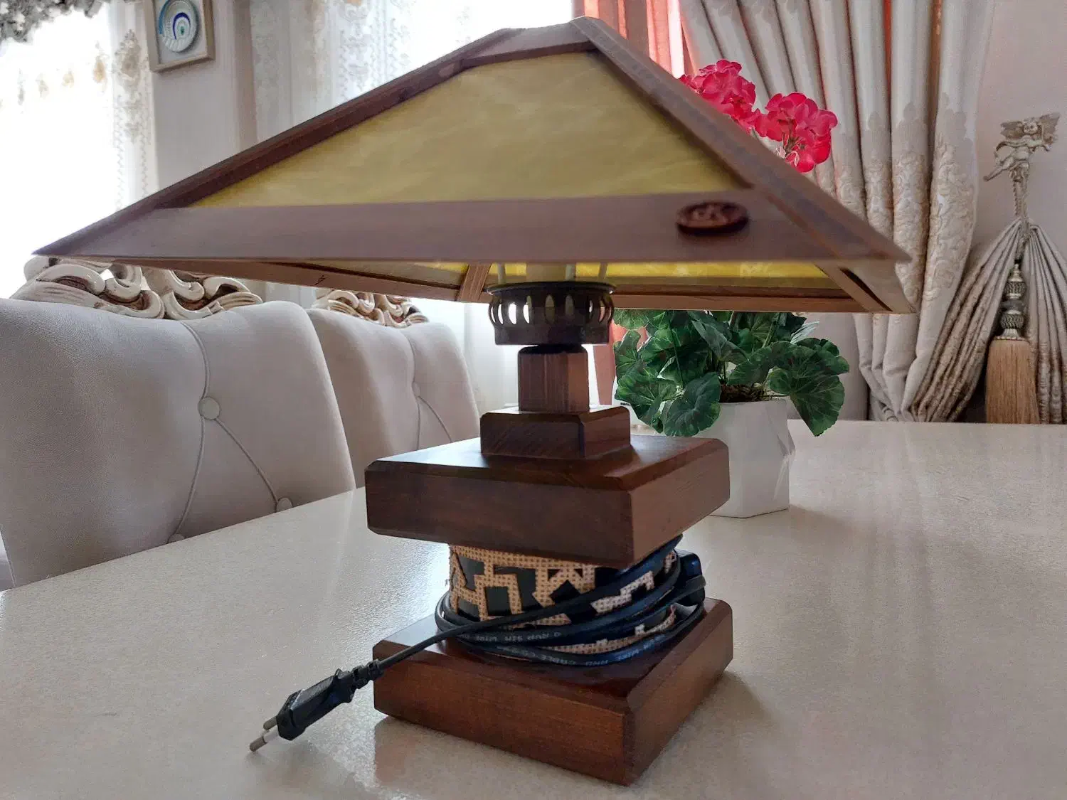 اباژور چوب|چراغ خواب و آباژور|رشت, گلباغ نماز|دیوار