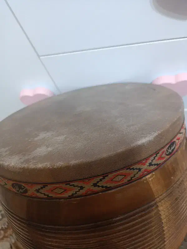 تنبک  اصل شیرانی|سازهای سنتی|نجف‌آباد, گلدشت|دیوار