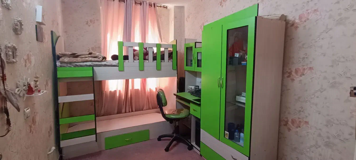 سرویس خواب کامل نوجوان  (کارکرده، قیمت مناسب)|تخت و سرویس خواب|کرج, حصارک بالا|دیوار