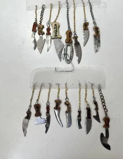 چاقو سر سوییچی|کلکسیون اشیاء عتیقه|مرودشت, مسجد رسول‎|دیوار