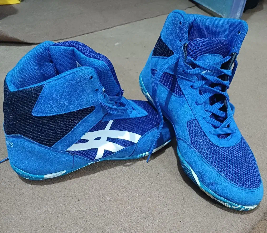 کفش ورزشی|کیف، کفش، کمربند|مسجد سلیمان, |دیوار