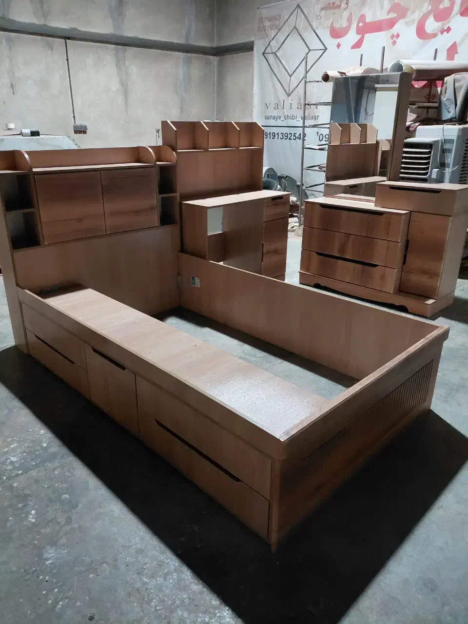 تولید تخت های دونفره و تک نفره|تخت و سرویس خواب|بهارستان, |دیوار