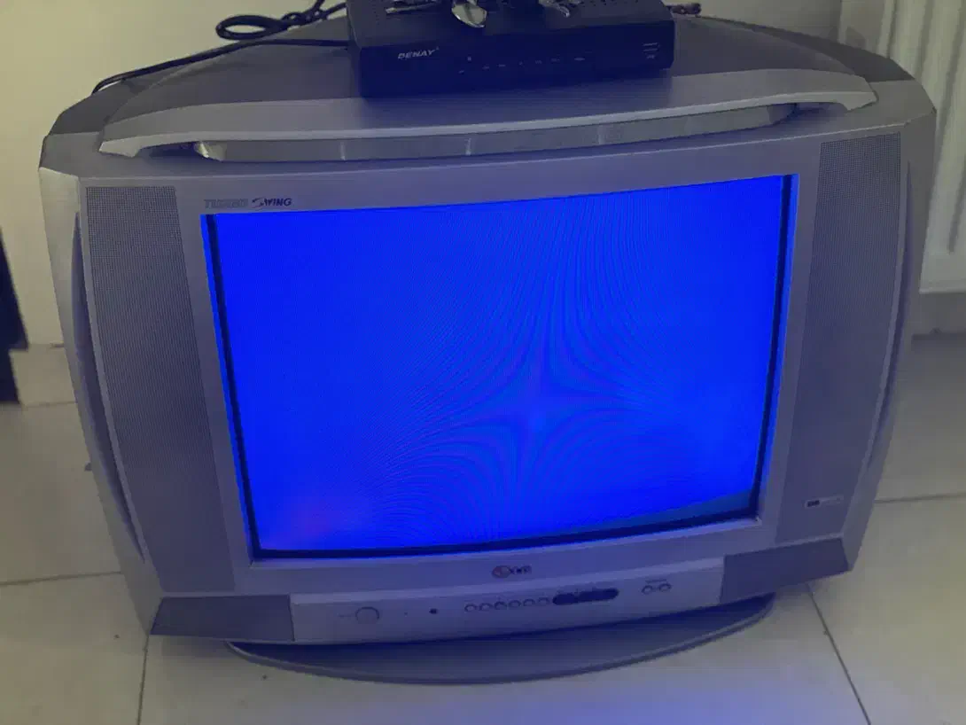 تلویزیون رنگی ۲۱ اینچ ال جی|تلویزیون و پروژکتور|رشت, معلم|دیوار