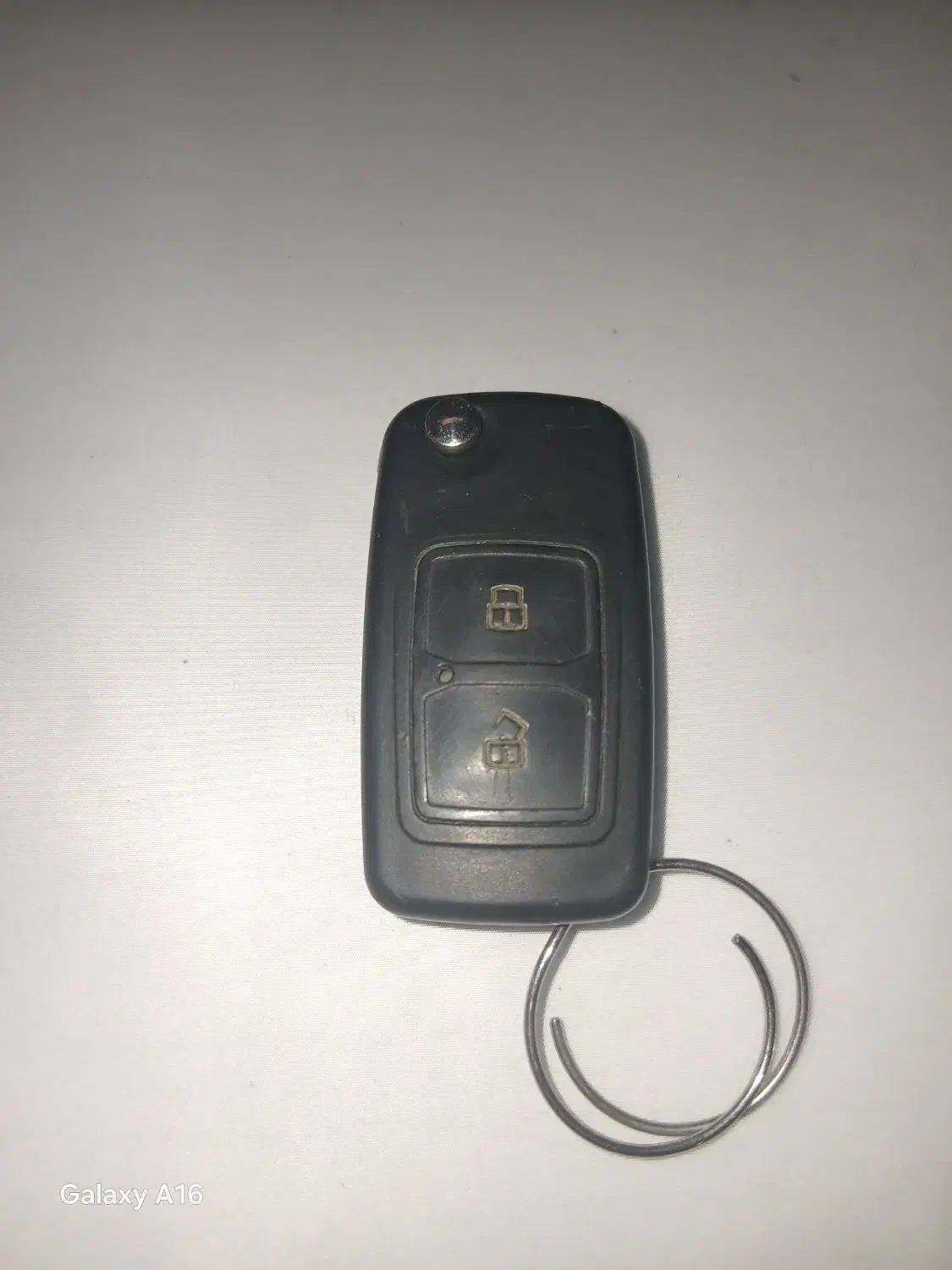 سوئیچ گمشده|اشیا|شیراز, شهرک نیروی انتظامی|دیوار