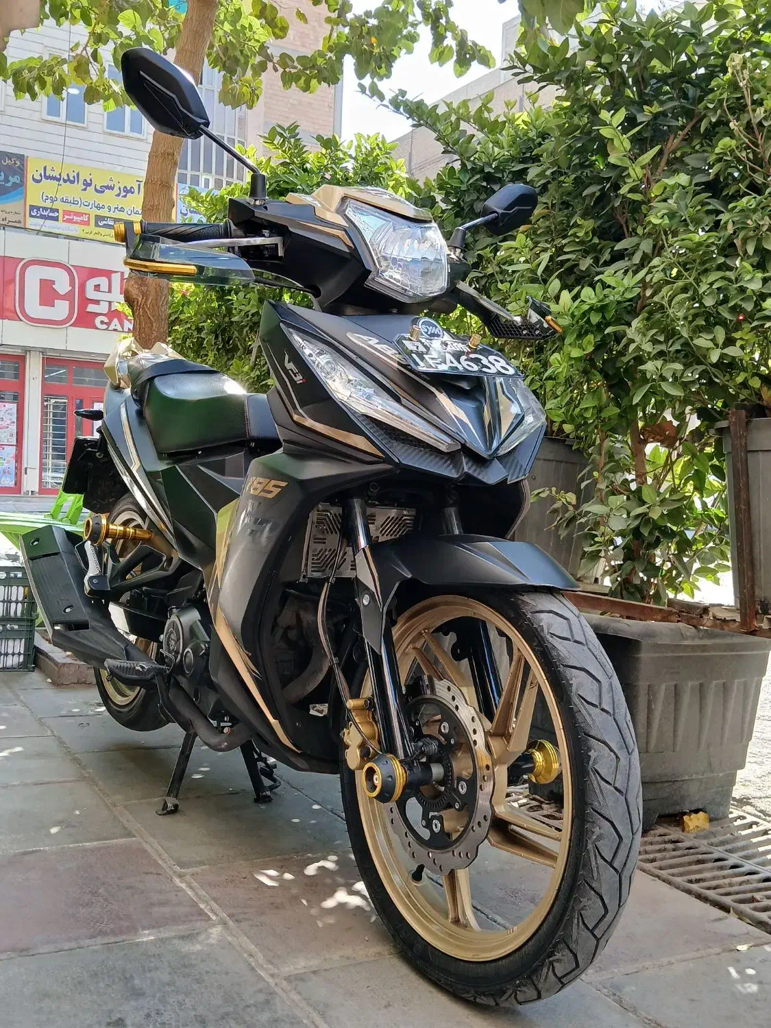 لاکی ۱۸۵ مدل ۴۰۳|موتورسیکلت|بهارستان, |دیوار