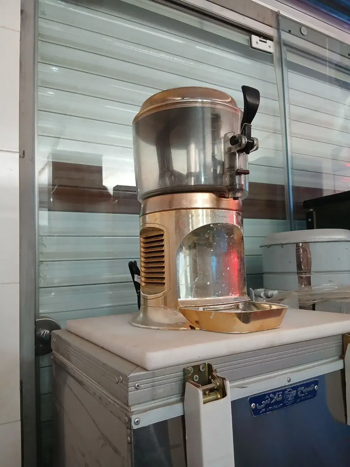 شیرداغ کن اوگولونی یخچال فریزر ایستاده کینو|کافیشاپ و رستوران|قم, نیروگاه|دیوار