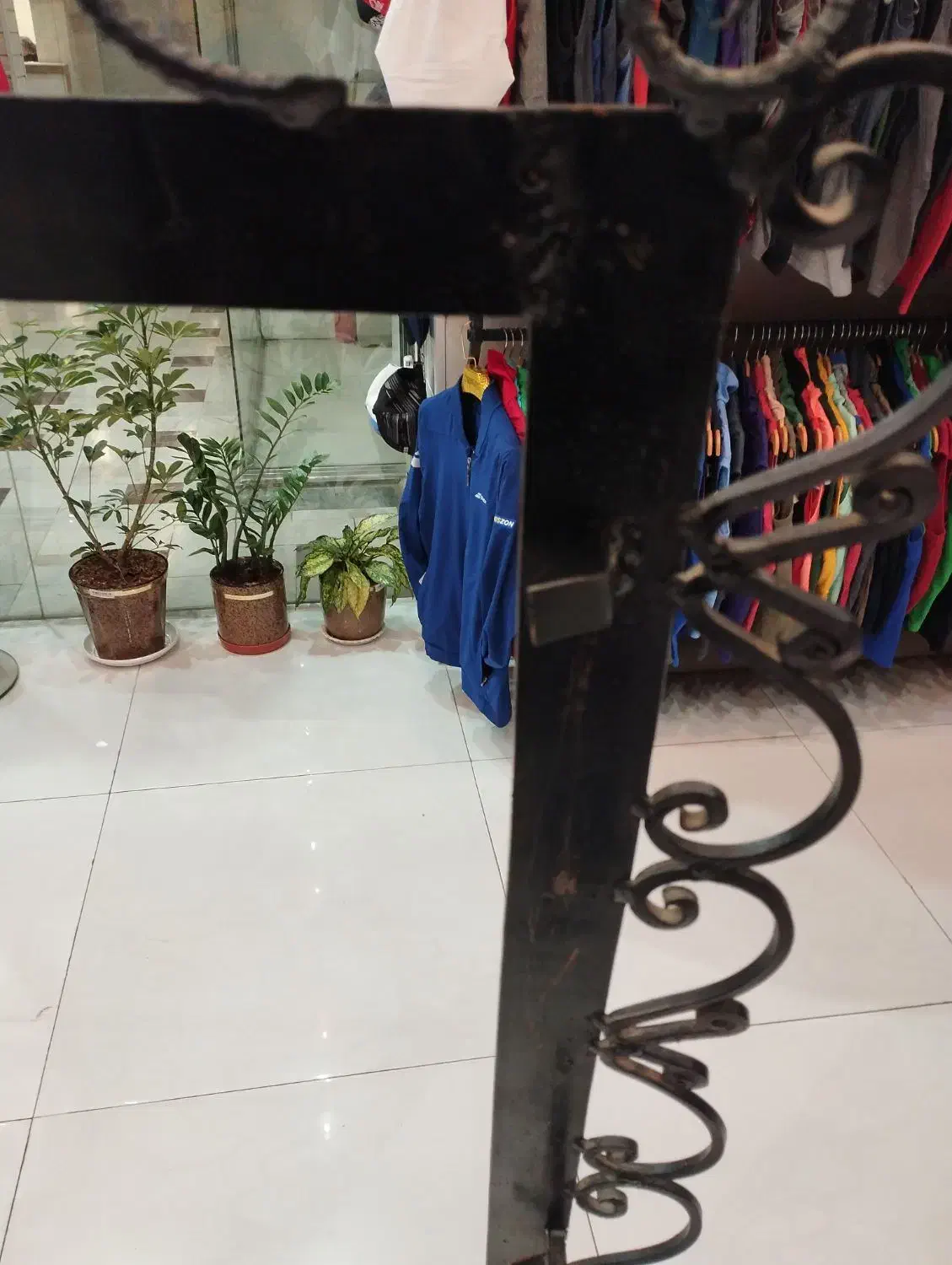 آیینه پایه دار|آینه|کرج, اصفهانی‌ها|دیوار