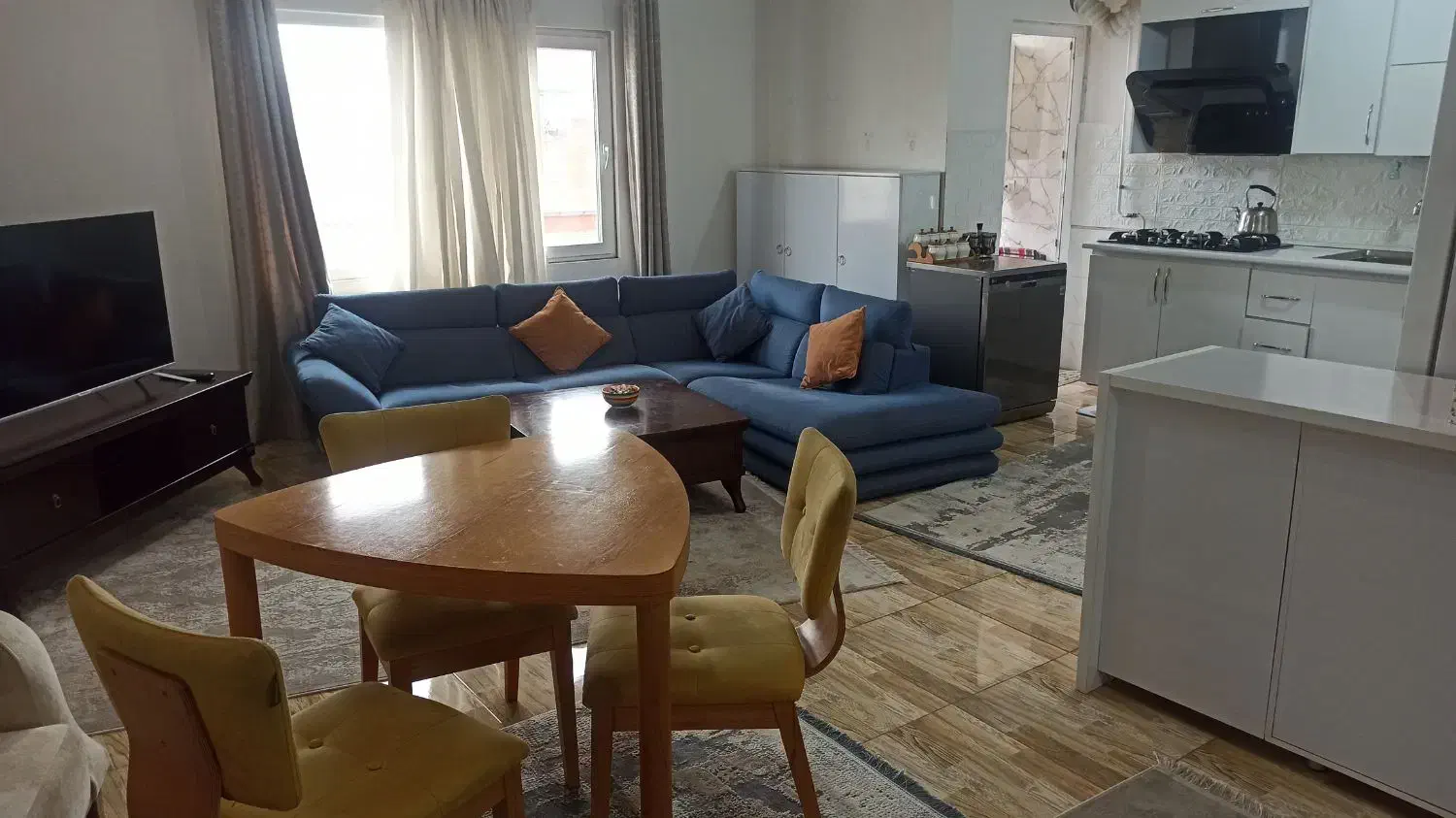 اجاره آپارتمان غرق نور و خوش ساخت|اجارهٔ آپارتمان|رشت, کوی بیانی|دیوار