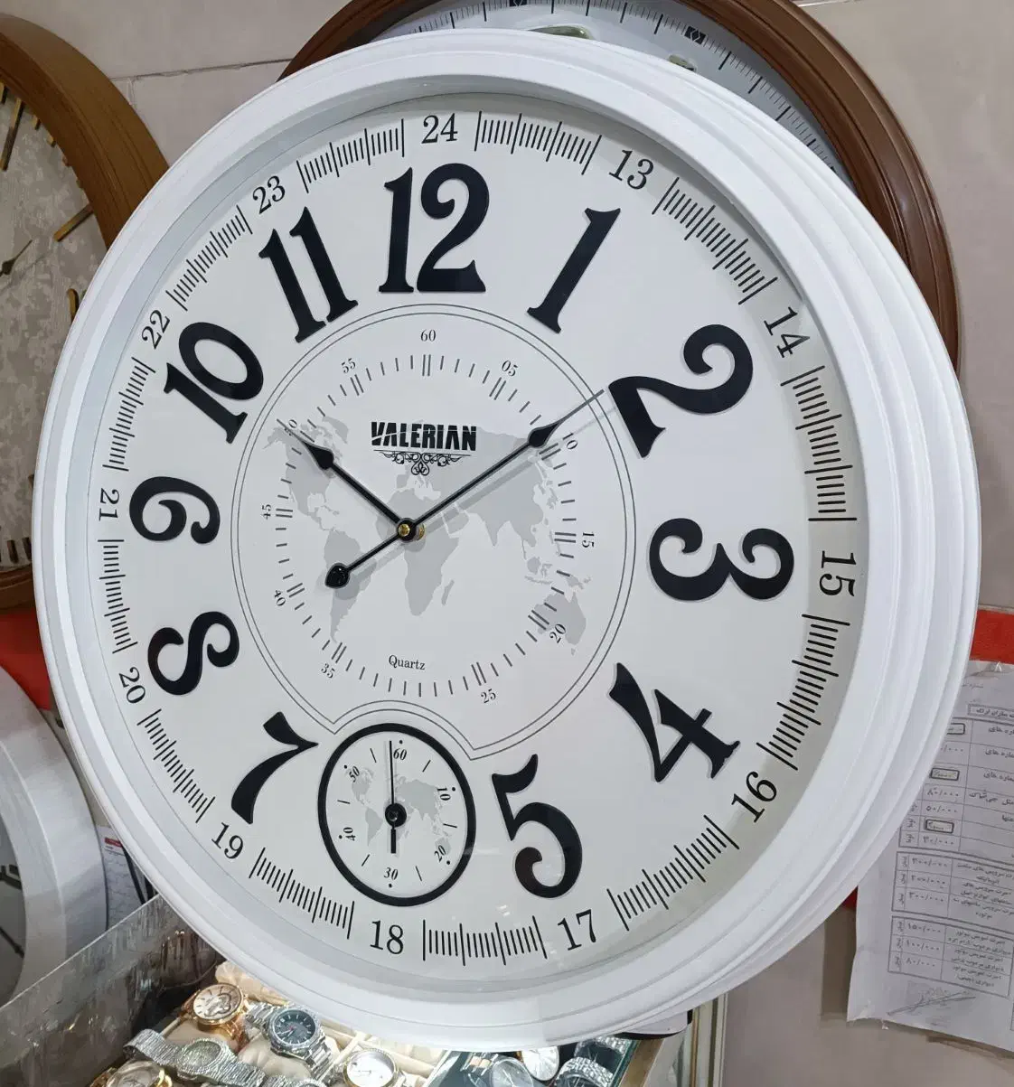 ساعت دیواری طوسی سفید و قهوه ای والرین جدید رسید|ساعت دیواری و تزئینی|اراک, |دیوار