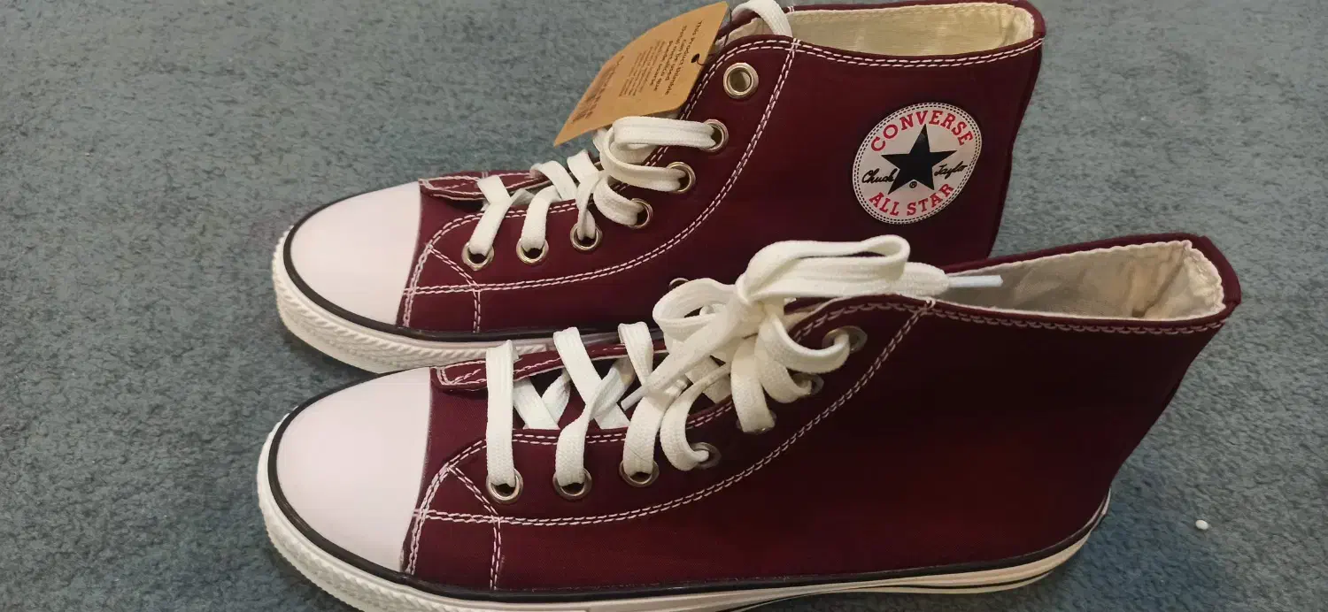 کفش|کیف، کفش، کمربند|بستک, |دیوار