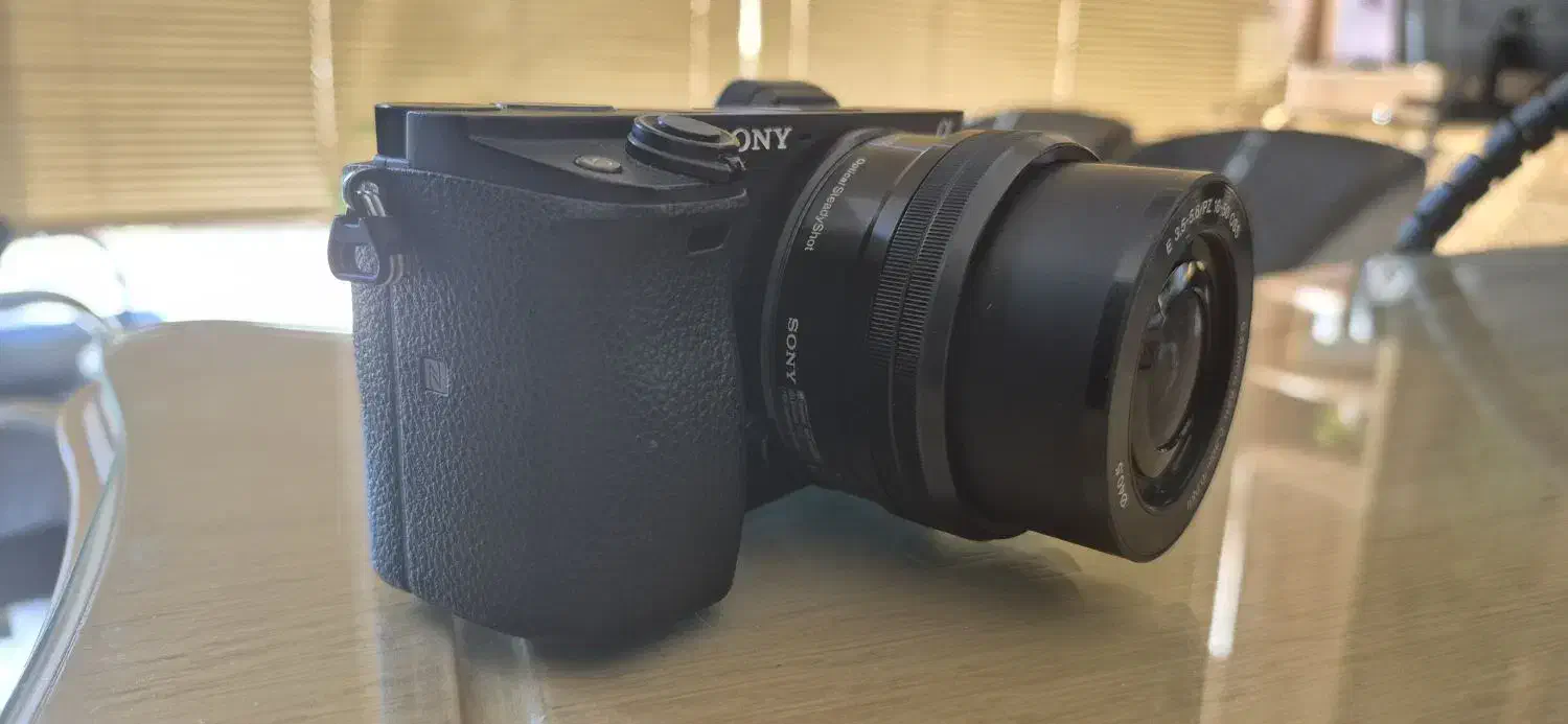 سونی آلفا۶۴۰۰|دوربین عکاسی و فیلم‌برداری|تربت‌حیدریه, فردوسی جنوبی|دیوار