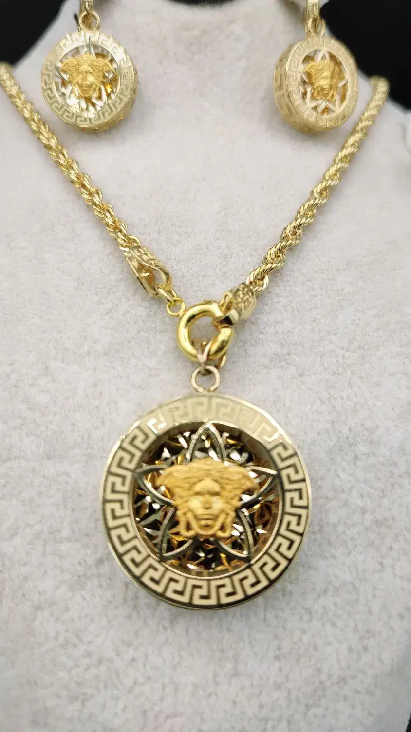 نیم ست کامل ورساچه وزن ۱۰.۸۰۰ طلا بدون اجرت|جواهرات|تهران, مهرآباد جنوبی|دیوار