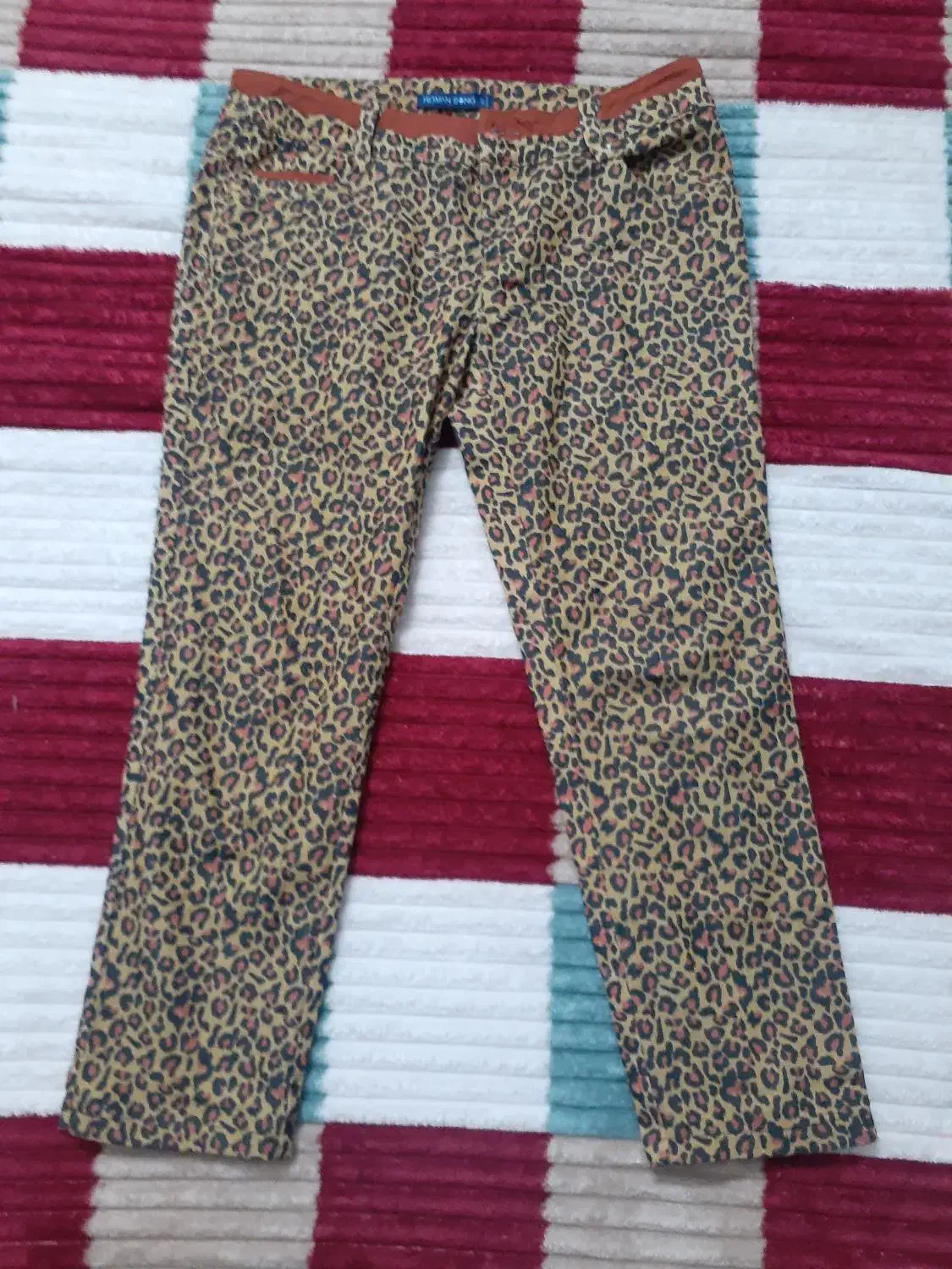 شلوار پلنگی|لباس|قم, شاه سید علی|دیوار