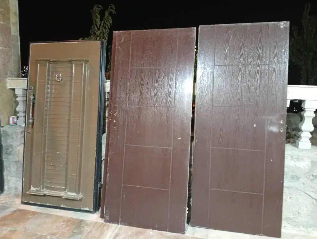 فروش درب ضد سرقت سالم و چهار عدد درب اتاق خواب|مصالح و تجهیزات ساختمان|بیجار, |دیوار