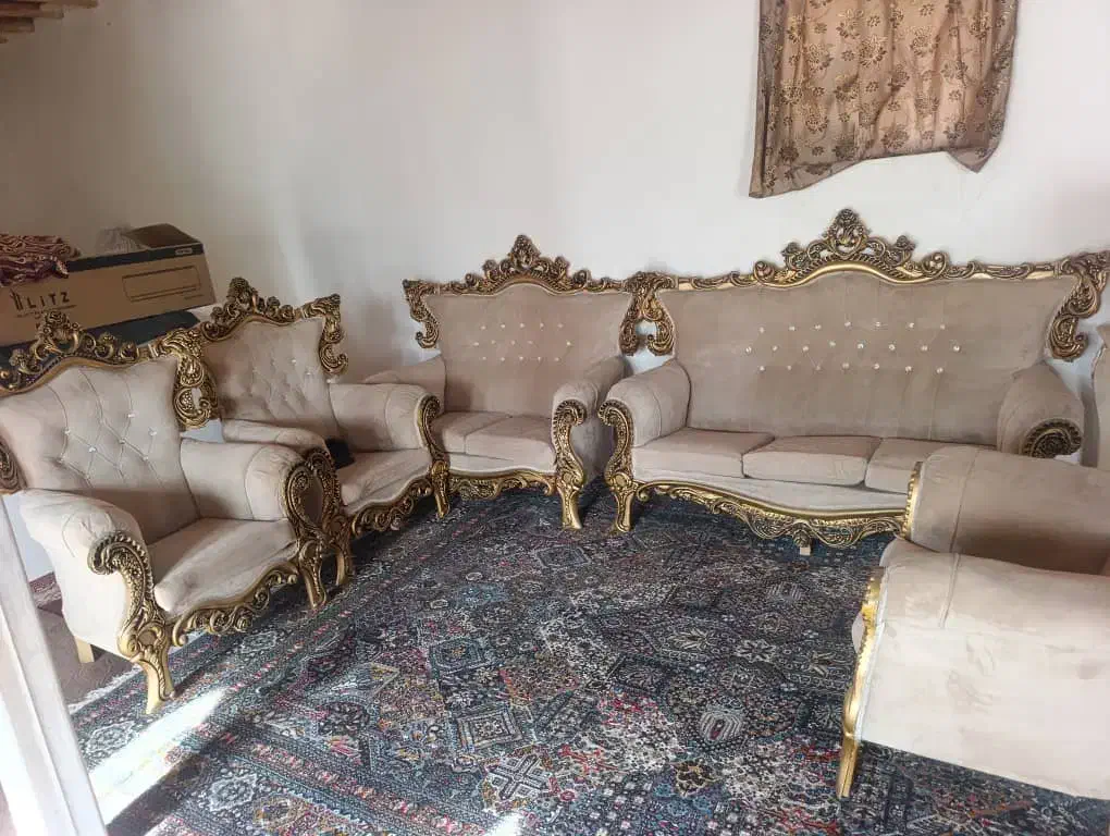 دودست مبل سلطنتی به قیمت مفت چوبش|مبلمان خانگی و میز عسلی|قره ضیاالدین, |دیوار