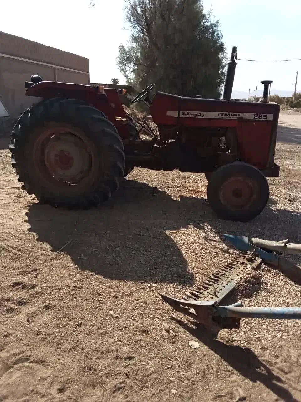 تراکتور مدل ۸۱.|خودرو سنگین|خور (اصفهان), |دیوار