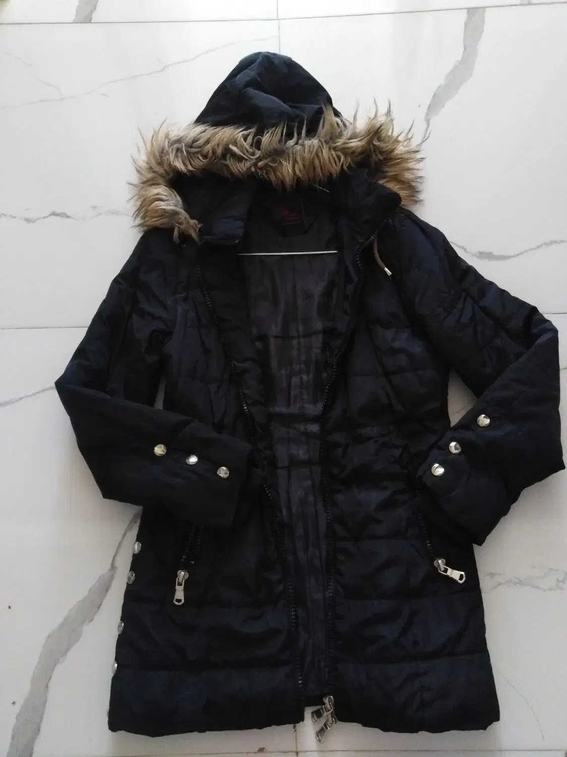 کاپشن|لباس|کرمان, |دیوار