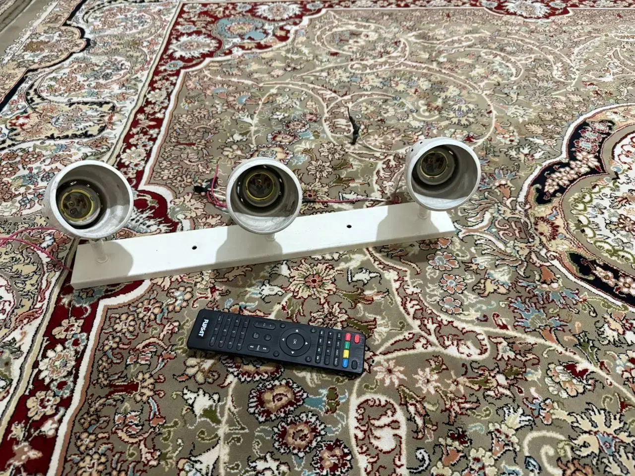 سرپیچ،آهنی وچرخشی قدیمی|لامپ و چراغ|تهران, خلیج فارس|دیوار