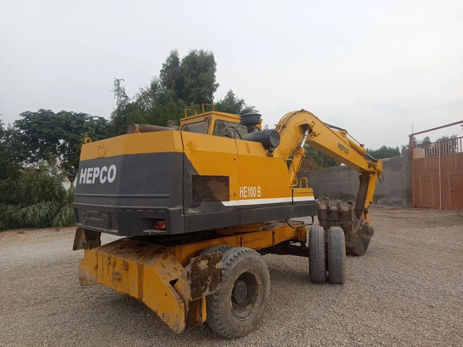 بیل لاستیکی هپکو اچ ای 100|خودرو سنگین|تهران, فلسطین (میدان انقلاب)|دیوار