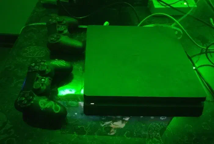 دستگاه ps4 اکانتی(ظرفیت ۲ قانونی اختصاصی)اپدیت اخر|کنسول، بازی ویدئویی و آنلاین|آستانه اشرفیه, |دیوار