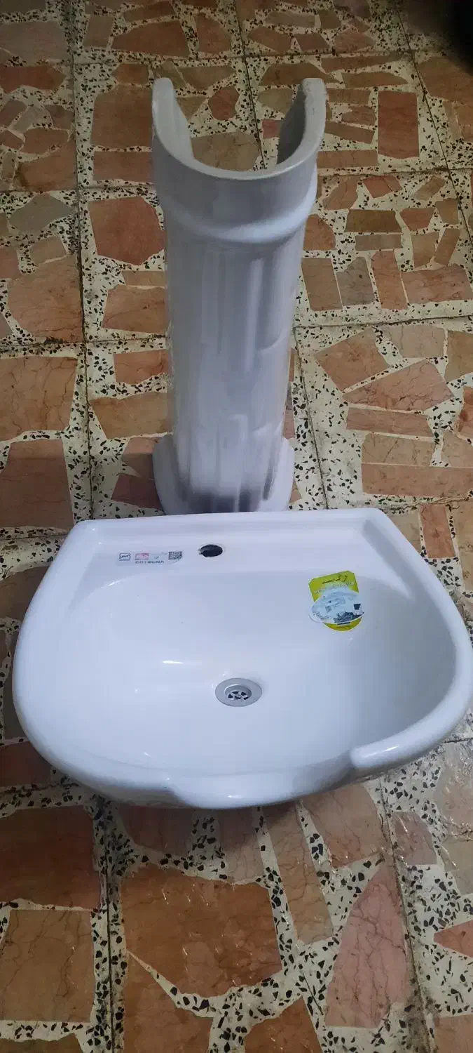 روشویی سالم با پایه نو|لوازم سرویس بهداشتی|رشت, هلال احمر|دیوار