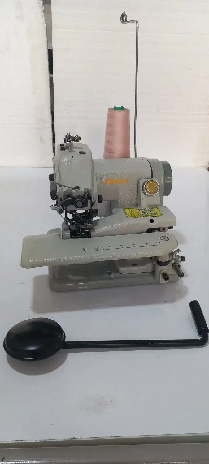 چرخ خیاطی پسدوز  دمپا زن درحد نونو|چرخ خیاطی و ریسندگی|شیراز, فرودگاه شهید دستغیب شیراز|دیوار