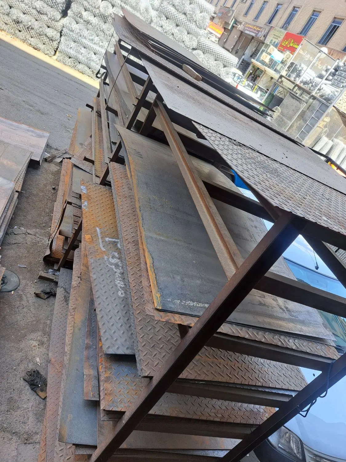 استخدام کارگر با صبحانه و ناهار و حقوق مناسب|استخدام صنعتی، فنی، مهندسی|تهران, شادآباد|دیوار
