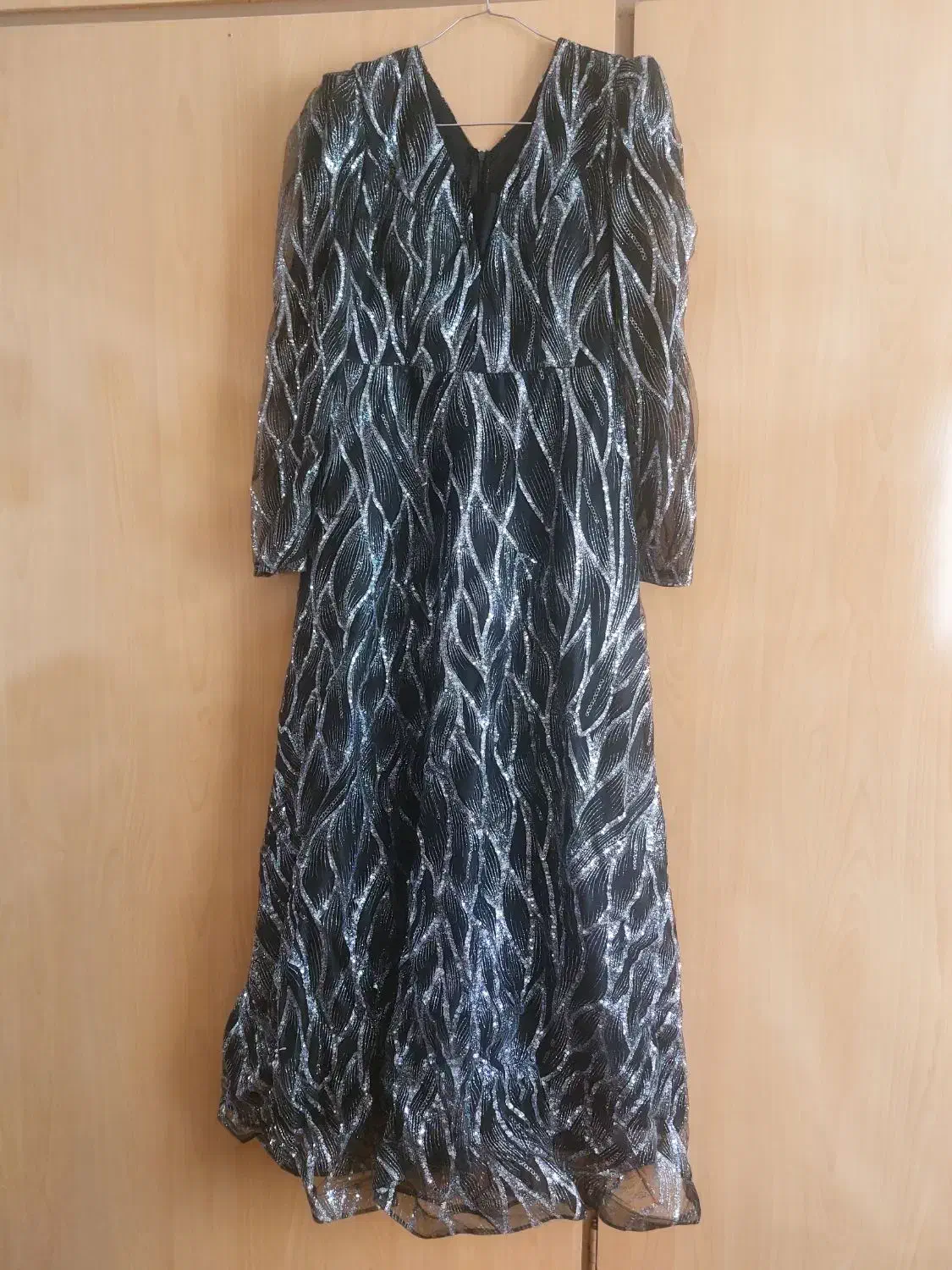 لباس مجلسی|لباس|قیدار, |دیوار