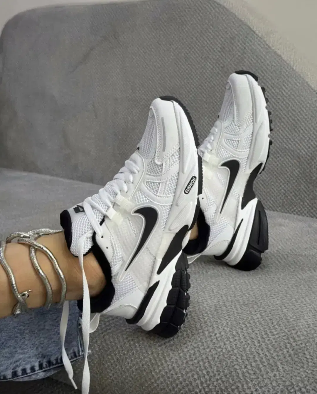 v2k new pink white|کیف، کفش، کمربند|تهران, جنتآباد مرکزی|دیوار
