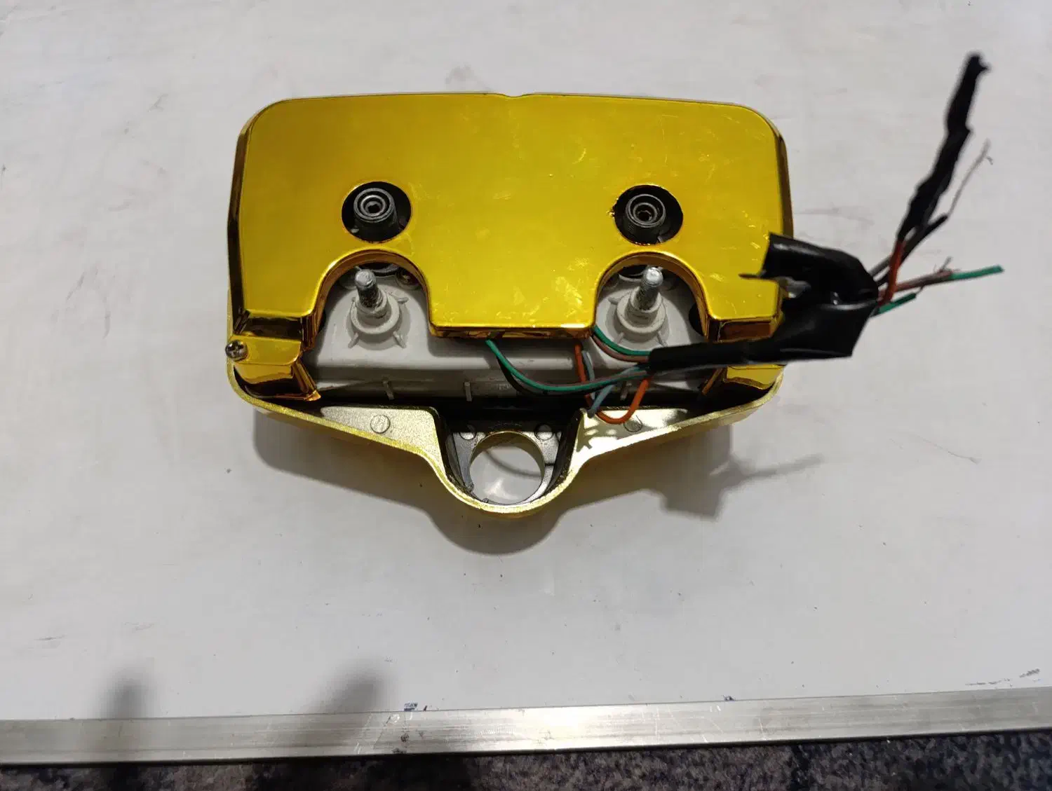 کیلومتر هندا طلایی خوش رنگ چراغ دار|قطعات یدکی و لوازم جانبی|مشهد, رده|دیوار