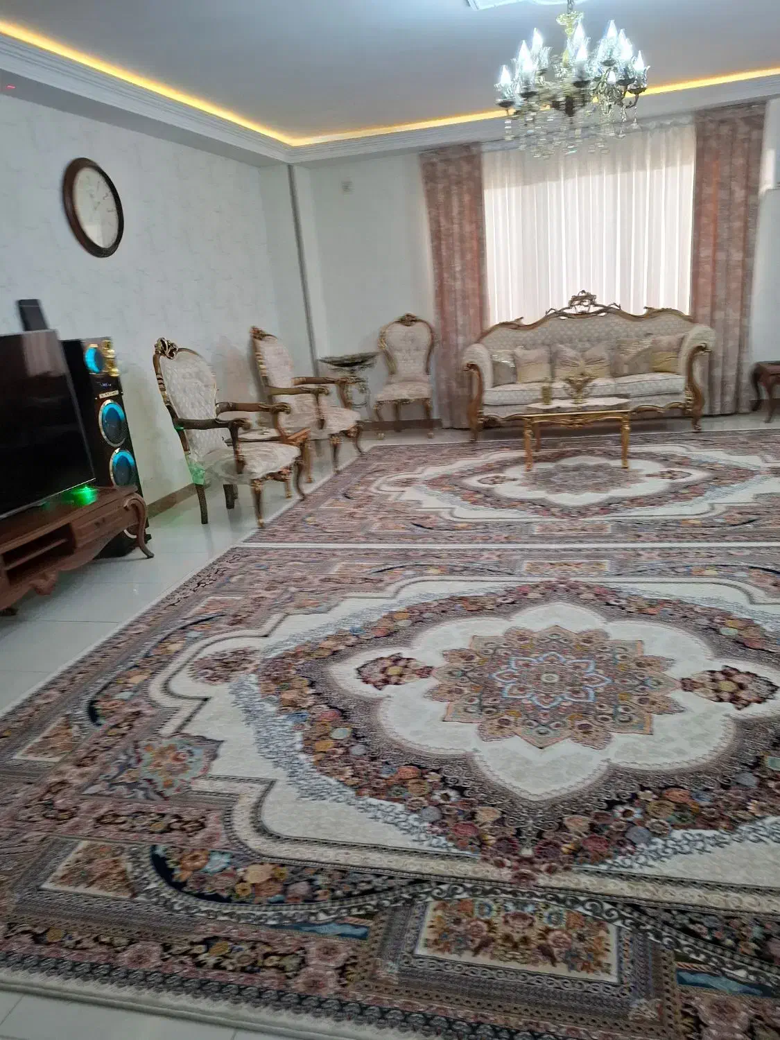 پرده پذیرایی  جنس ترک و کناره های مخمل ترک|پرده، رانر، رومیزی|کرج, مصباح|دیوار