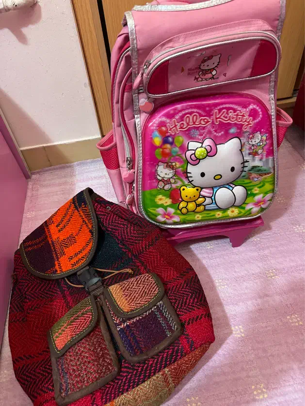 کیف مدرسه چرخدار و چراغدار|کیف، کفش، کمربند|اصفهان, خانه اصفهان|دیوار