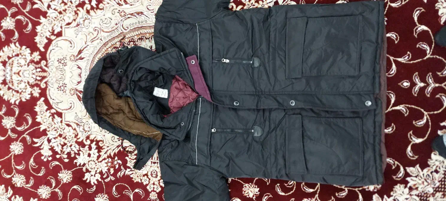 کاپشن|لباس|سلماس, |دیوار