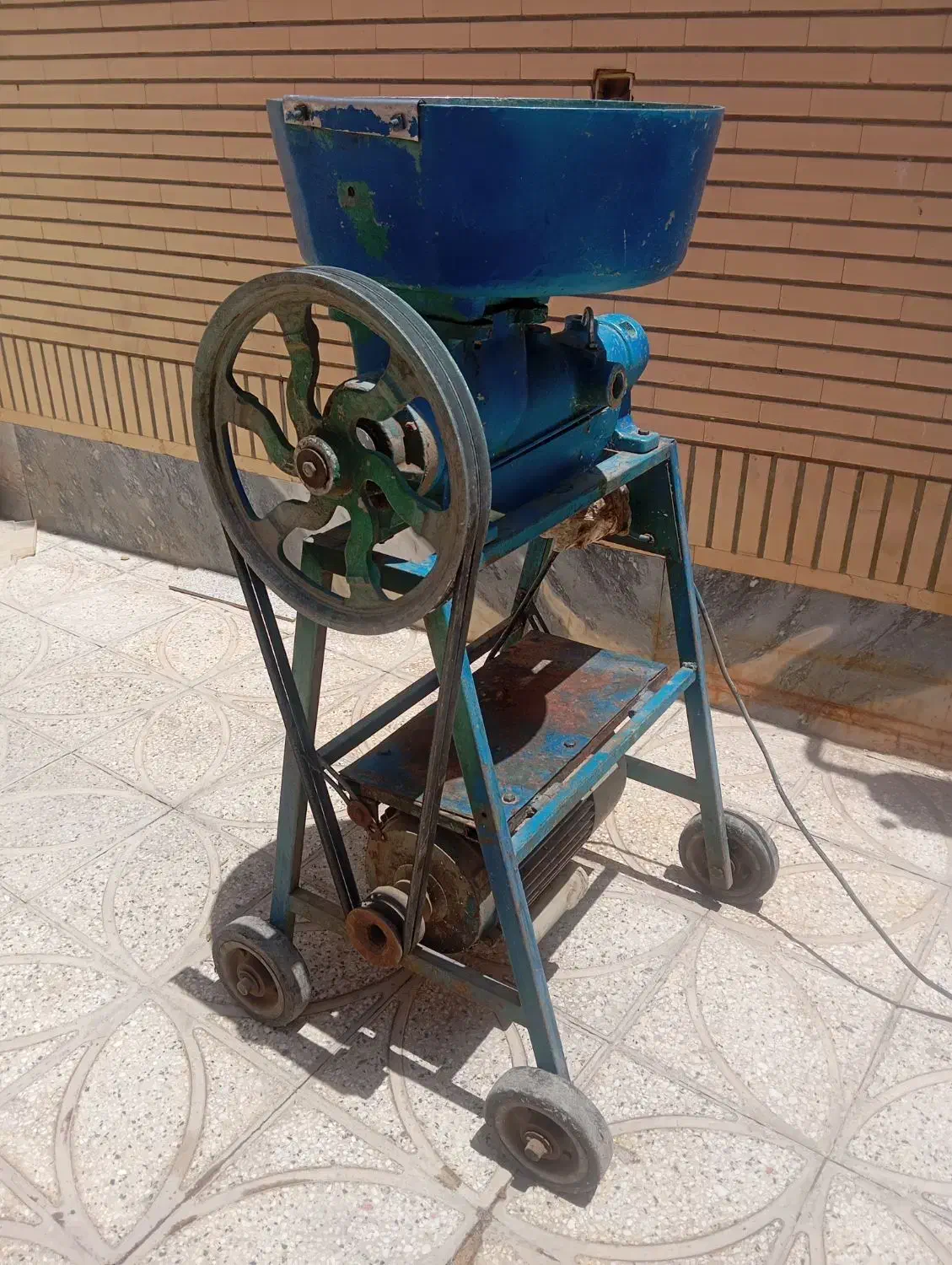 دستگاه آبلیمو گیری|آبمیوه‌گیر و آب‌مرکبات‌گیر|زاویه, |دیوار