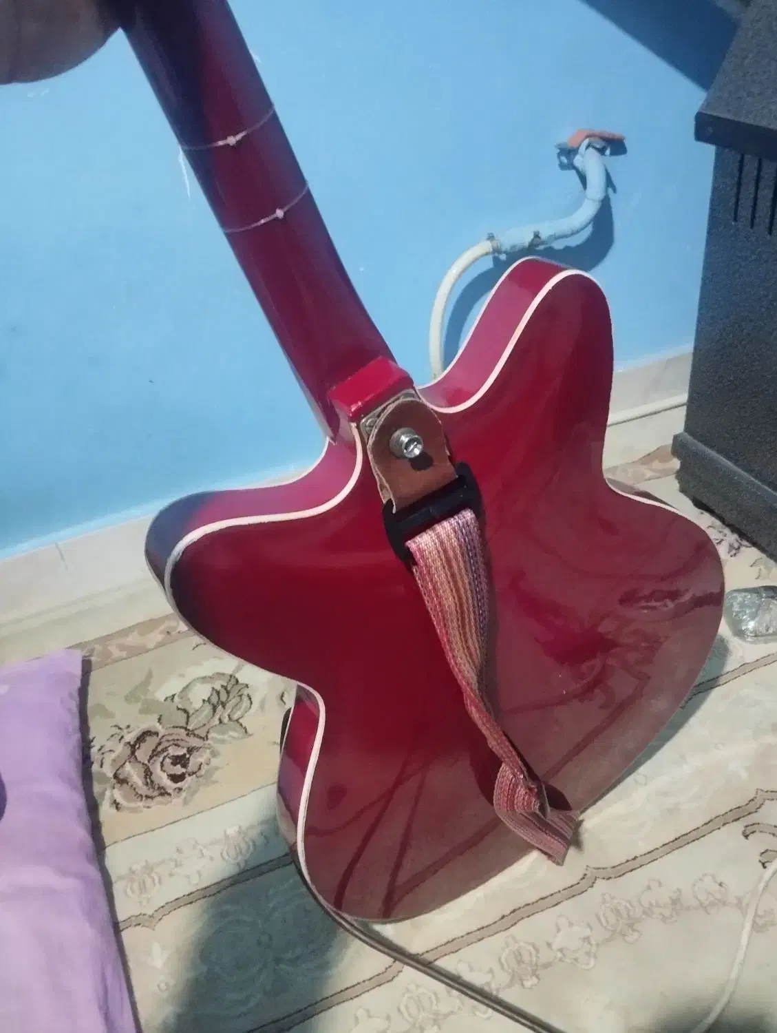 گیتار الکتریک تورنادو|گیتار، بیس، امپلیفایر|اردبیل, |دیوار