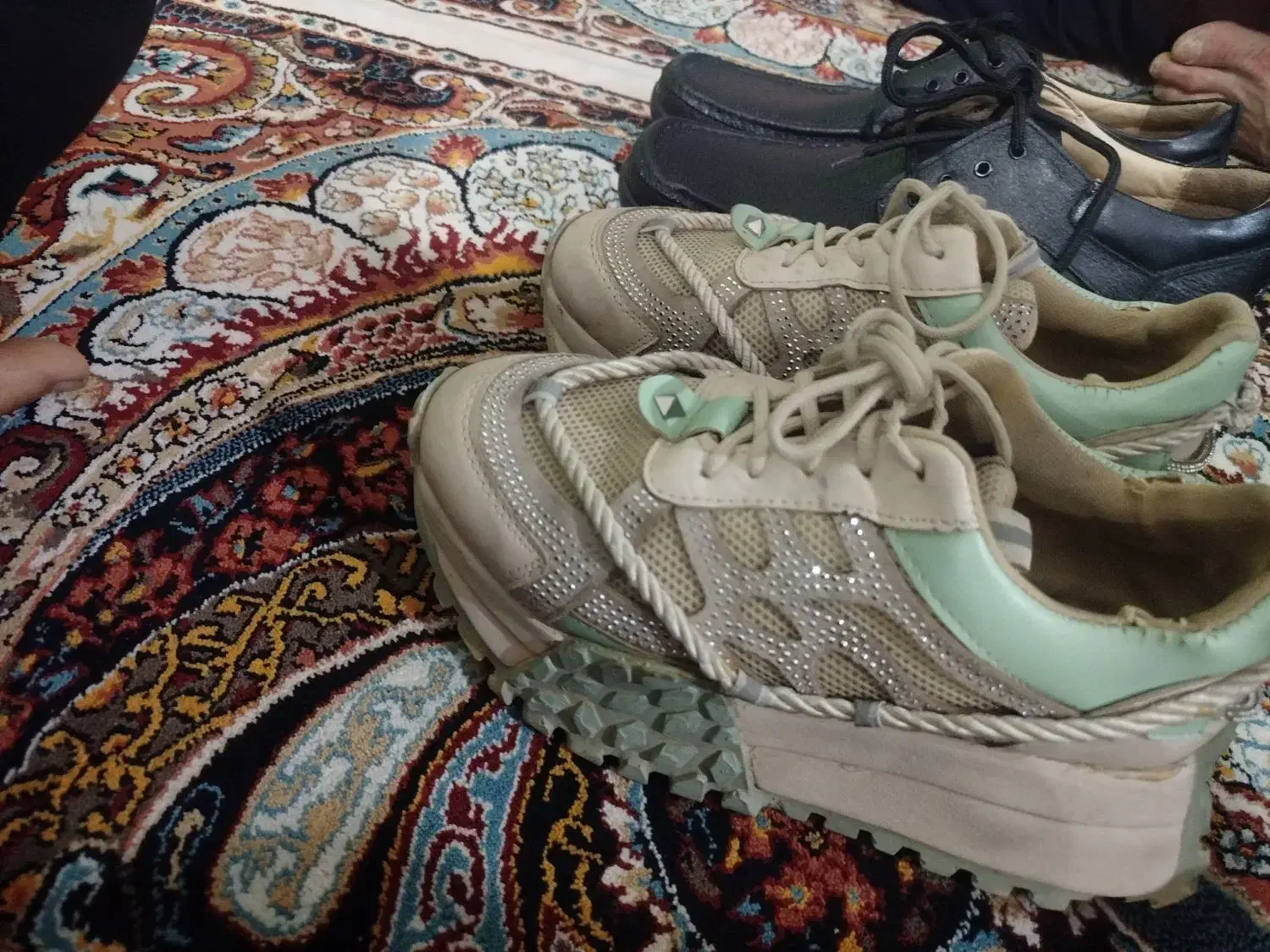 کفش|کیف، کفش، کمربند|اهواز, کوی باهنر|دیوار