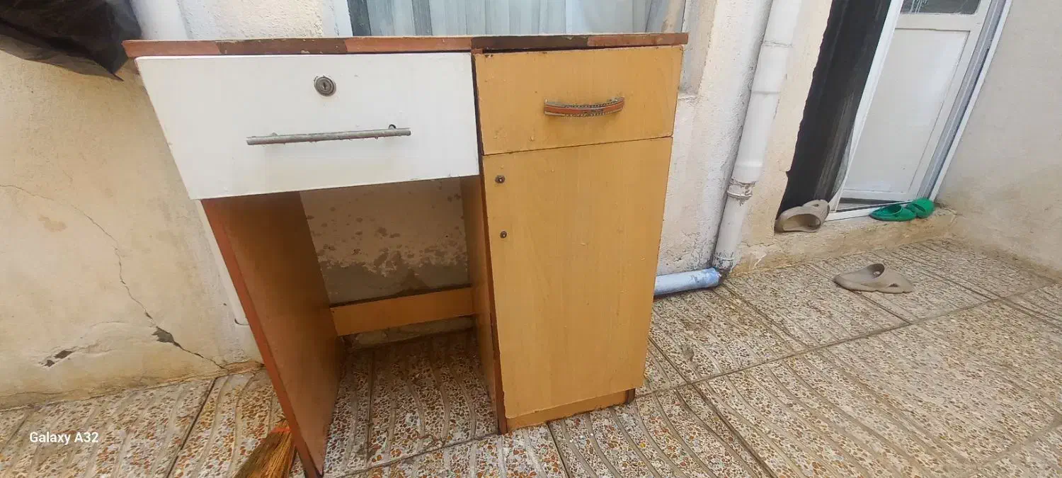 میز تحریر|میز تحریر و کامپیوتر|نقده, |دیوار