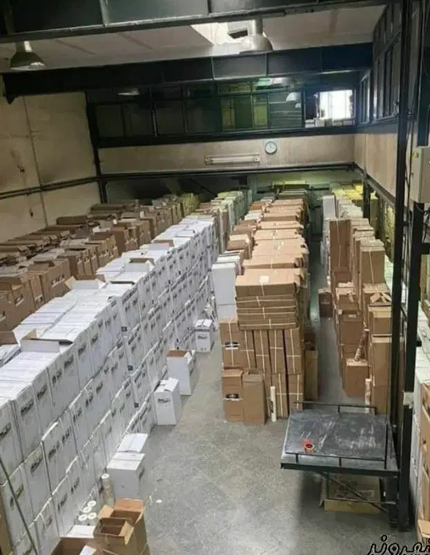 وارد کننده کاغذ دیواری جنس پتینه کفپوش پارکت نقاشی|خدمات پیشه و مهارت|گرگان, |دیوار