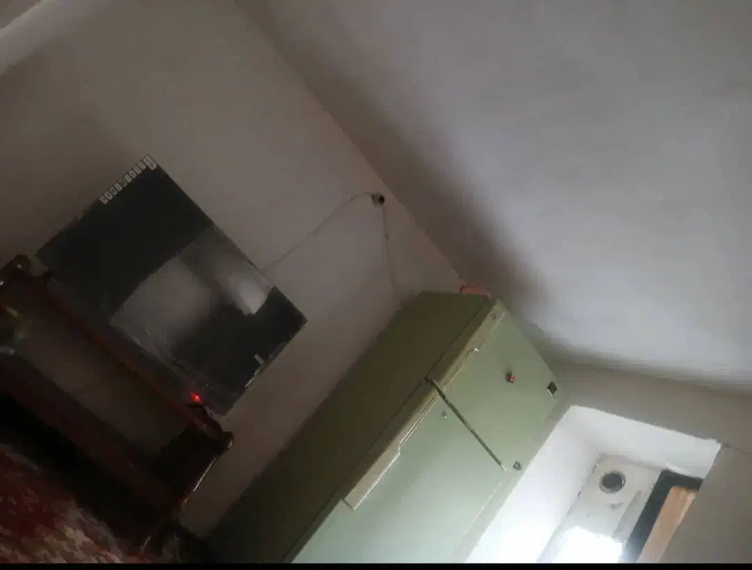 اتاق مبله|اجارهٔ کوتاهمدت آپارتمان و سوئیت|شیراز, لب آب|دیوار