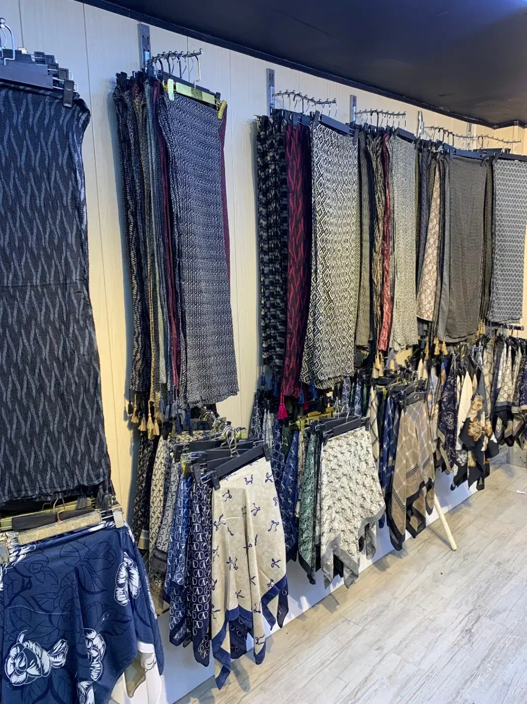 واگذاری مغازه شال روسری|اجارهٔ مغازه و غرفه|تربت جام, المهدی|دیوار