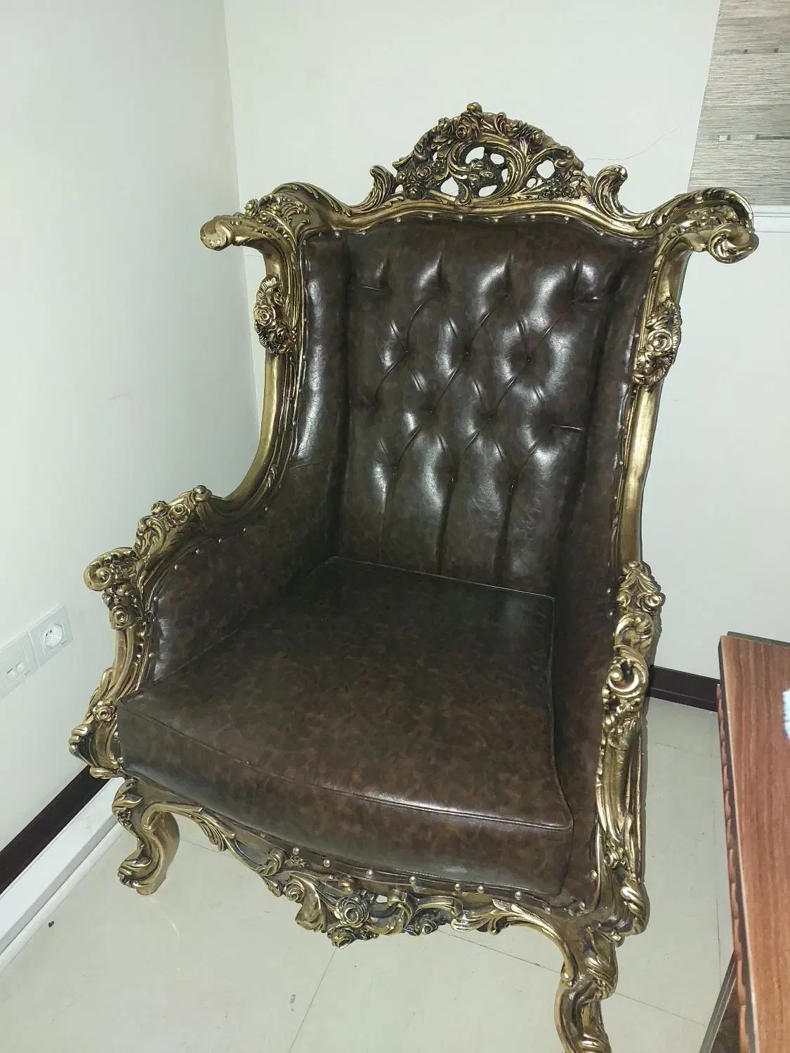 مبلمان کلاسیک ۸ نفره|مبلمان خانگی و میز عسلی|تهران, آبشار تهران (دریاچه)|دیوار