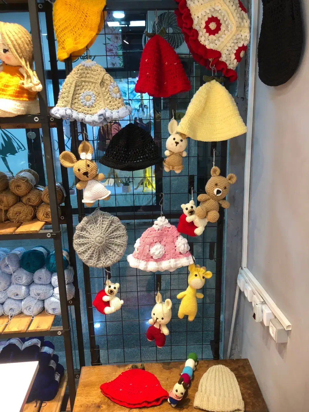 دستبافت فروشی در پاساژ ردایی|لباس|چالوس, |دیوار