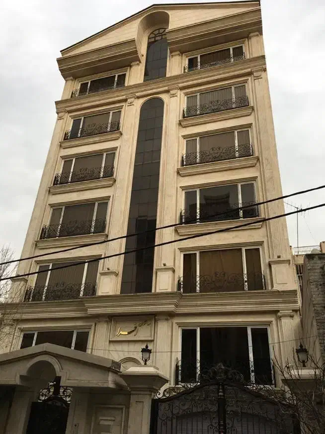 سرایداری ونظافت فقط اتباع تمام وقت تا۲۰ سال بامدرک|استخدام سرایداری و نظافت|تهران, قیطریه|دیوار